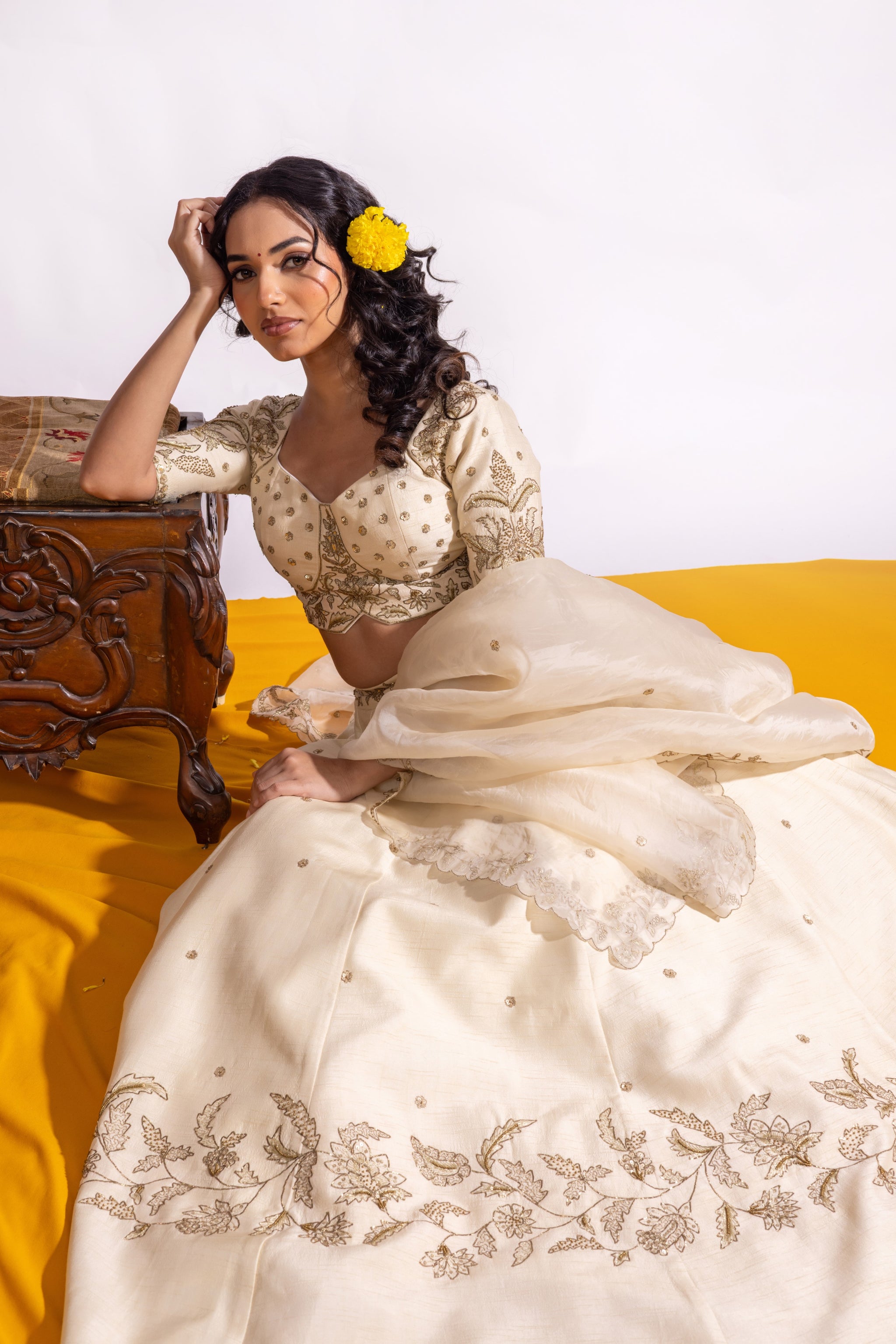 The Sitaron ke Beech Lehenga Set Sitarah