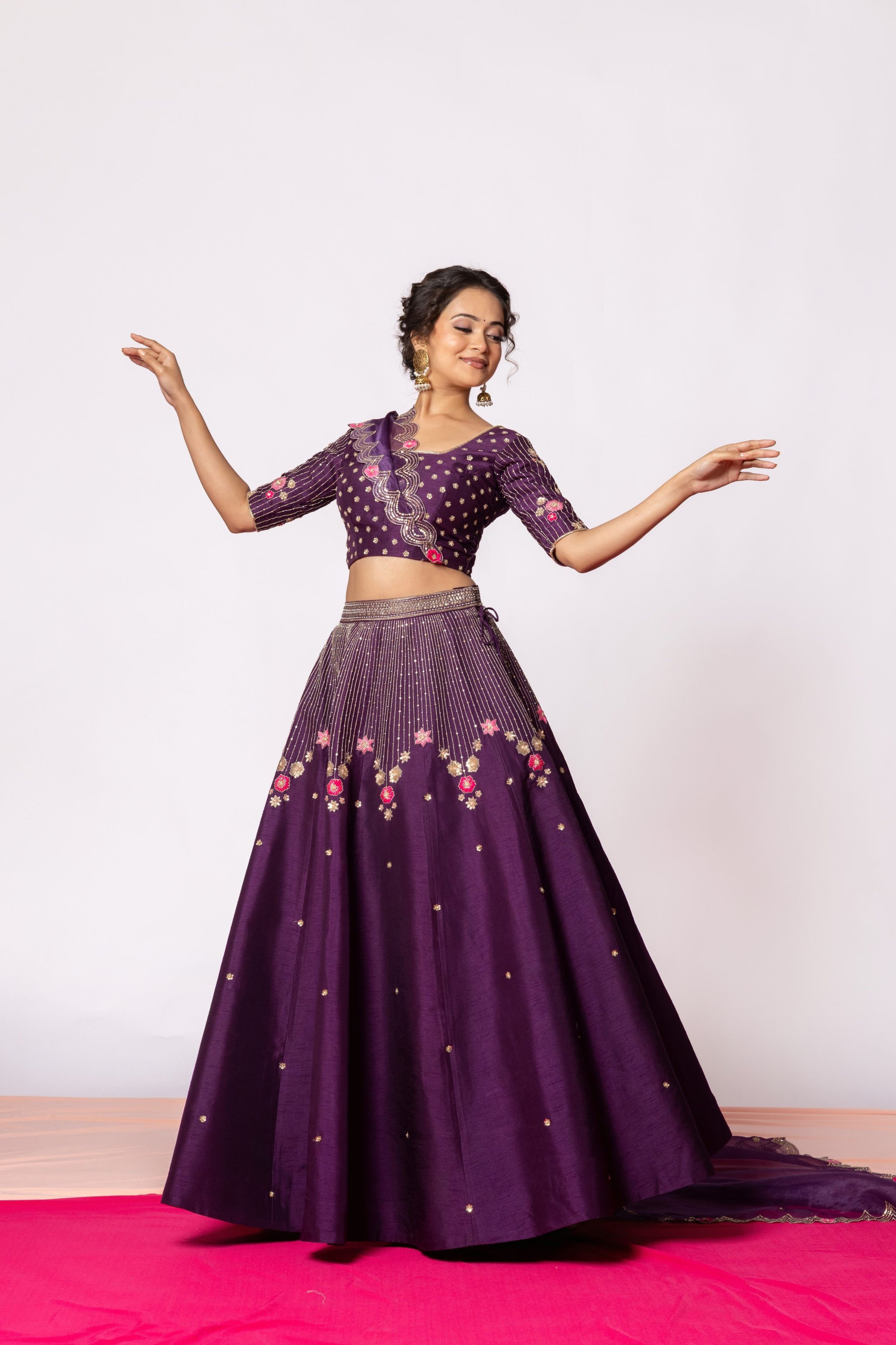 The Roshan Fizaa Lehenga Set Sitarah