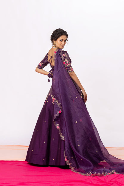 The Roshan Fizaa Lehenga Set Sitarah