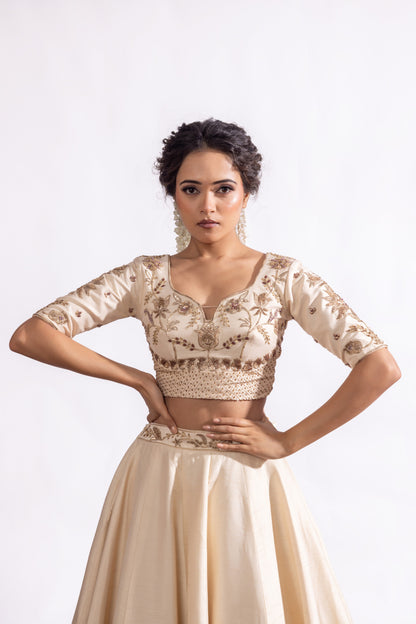 The Chand Ka Noor Lehenga Set Sitarah