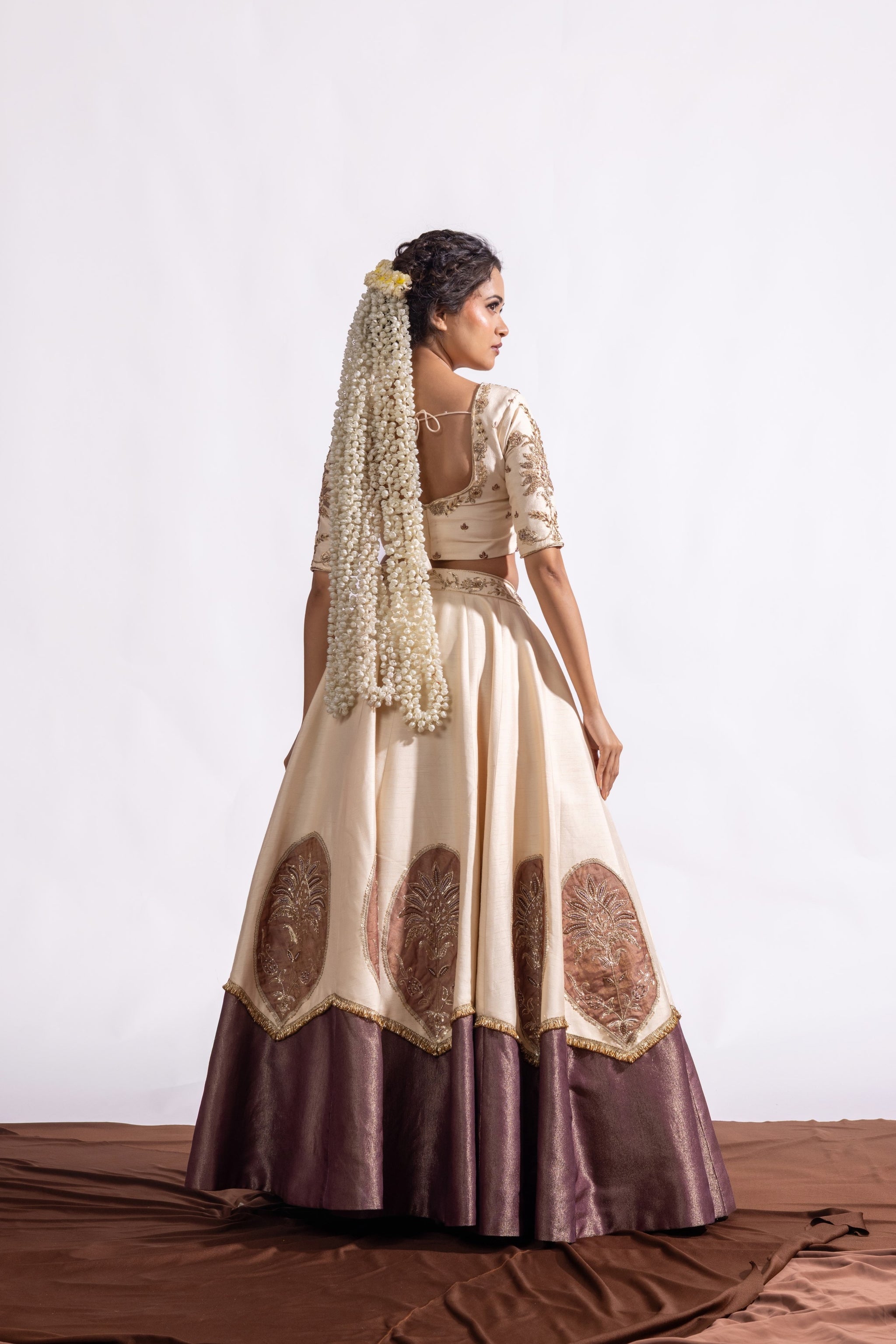 The Chand Ka Noor Lehenga Set Sitarah